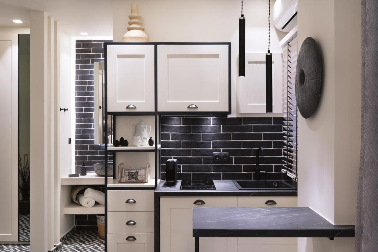 Adrianou At Heart Of Plaka Apartment Атина Екстериор снимка