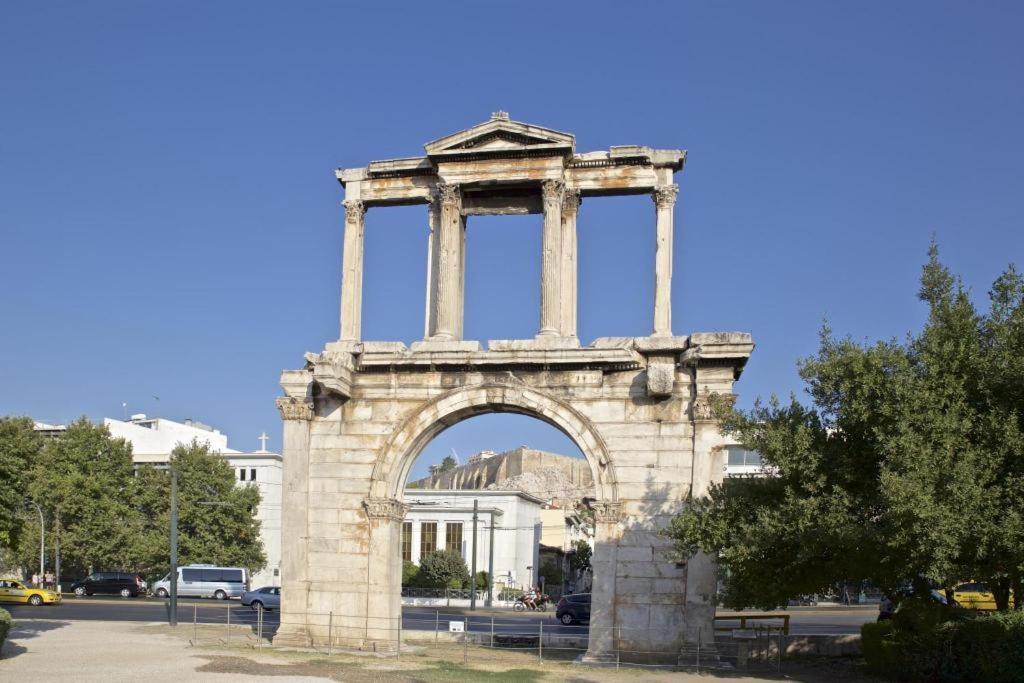 Adrianou At Heart Of Plaka Apartment Атина Екстериор снимка